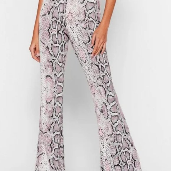Nasty Gal Snake Or Break Flare Pants Size 0 NWT - Picture 3 of 4